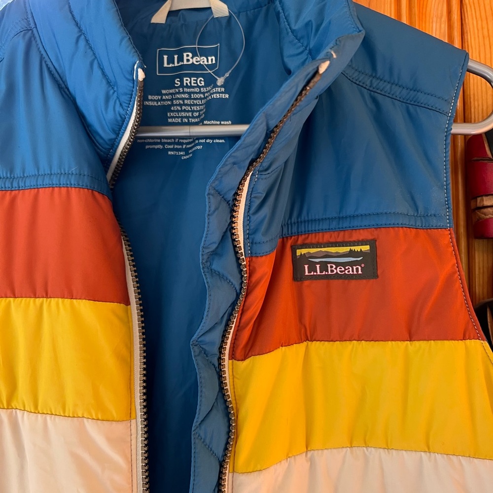 LL Bean Vintage Puffer Vest in Marine Blue/Natural
